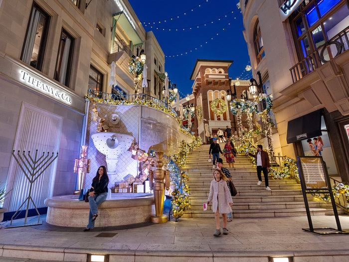 Why Durable Extension Cords Matter for Commercial Holiday Displays