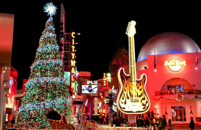 How to Choose a Commercial Holiday Lighting Company | Dekra-Lite