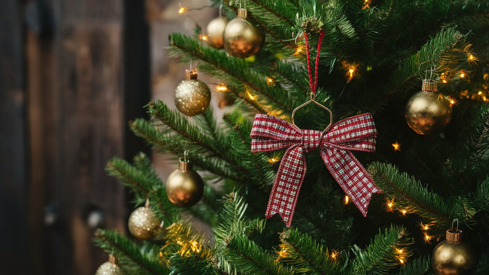 How to Decorate a Christmas Tree with Ribbon