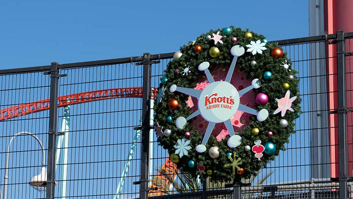 Giant custom wreath at Knotts Berry Farm.