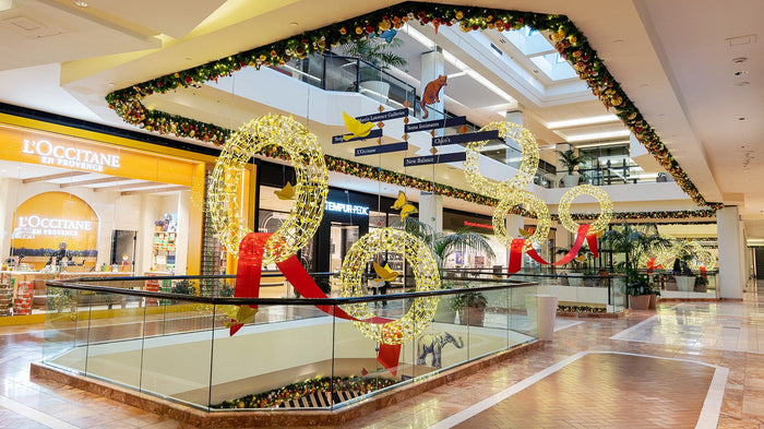 Tips for Choosing Durable Commercial Christmas Decorations for Your Business