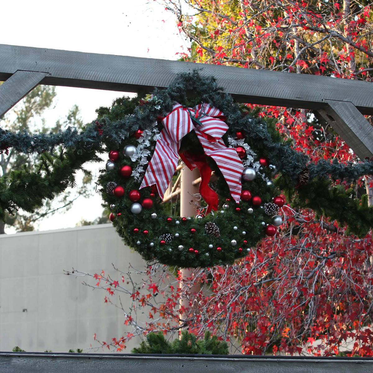 Candy Cane Structural Bow 36