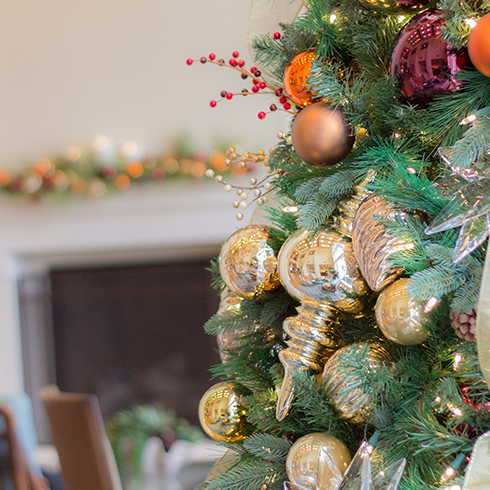 Dekra-Lite Mercury Finial ornament on tree