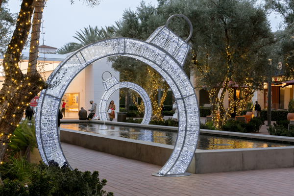 Regal Walk-Through Ornament