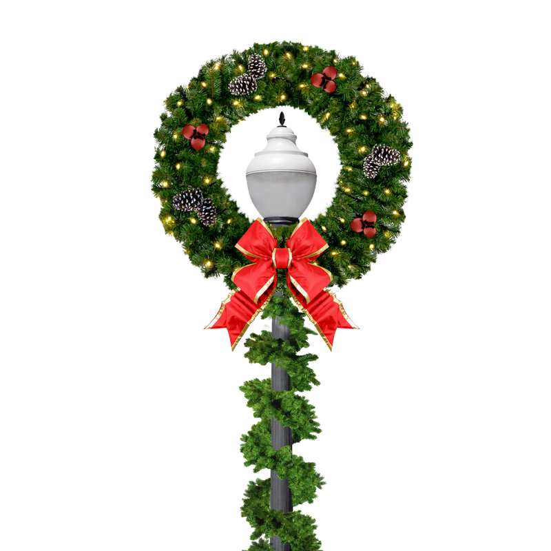 Lamppost Silhouette Wreath