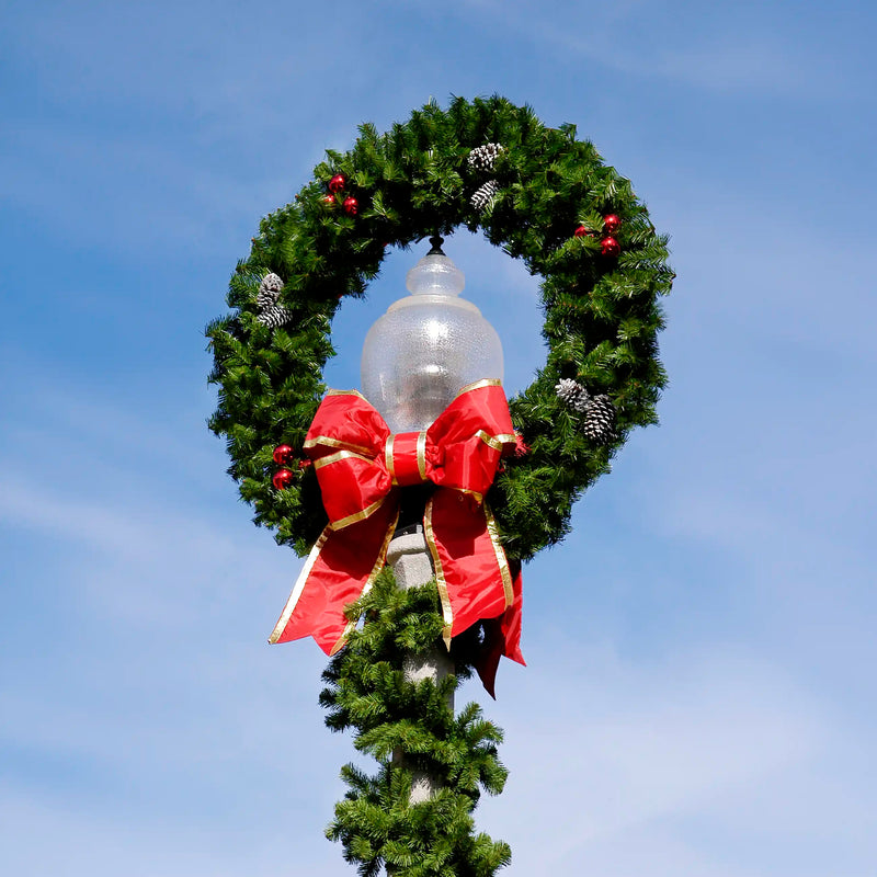 Lamppost Silhouette Wreath