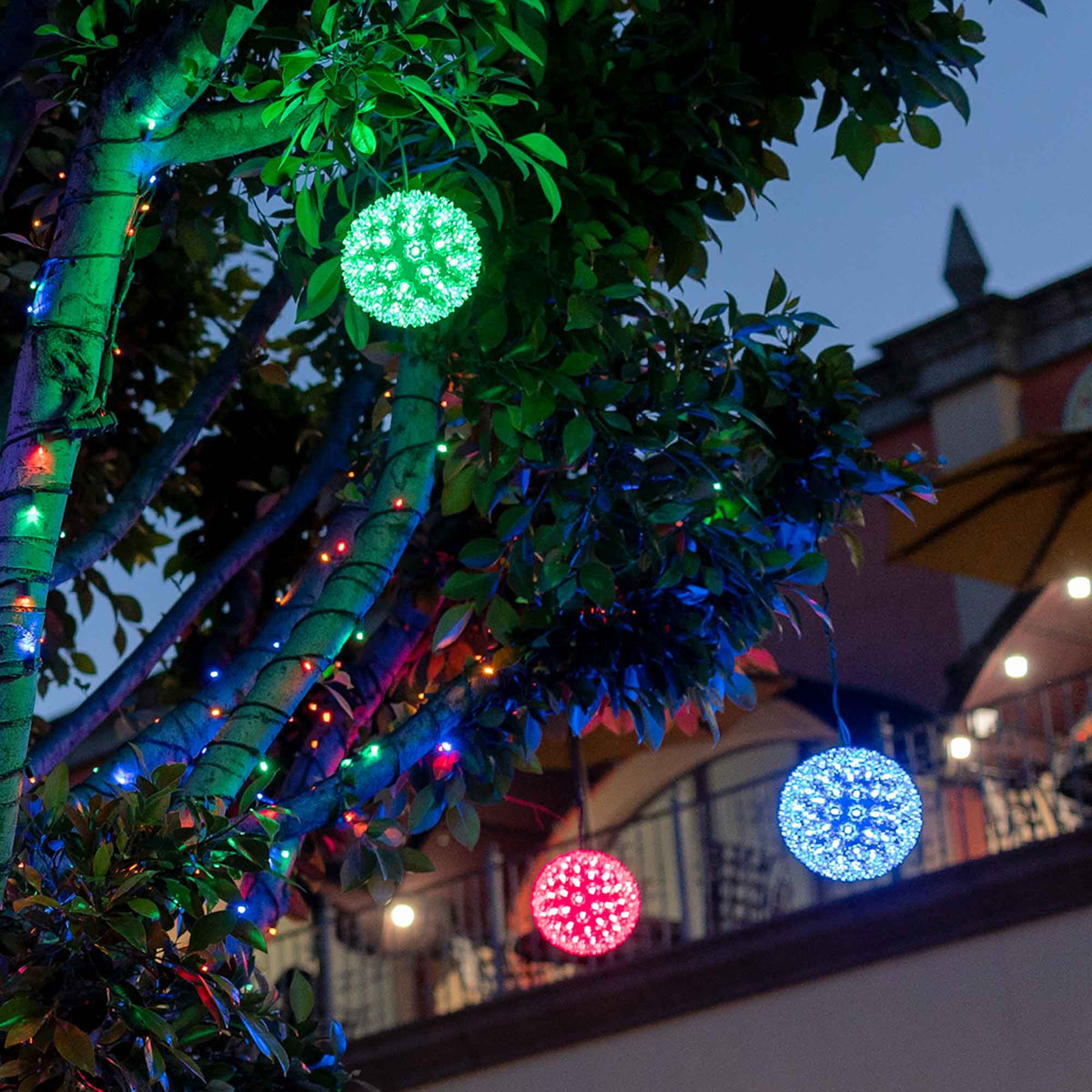 Illuminated LED Spheres