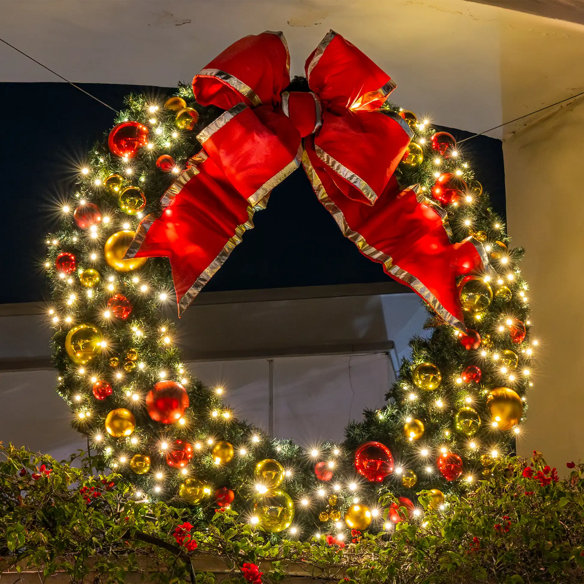 Red Structural Bow with Gold Trim 36