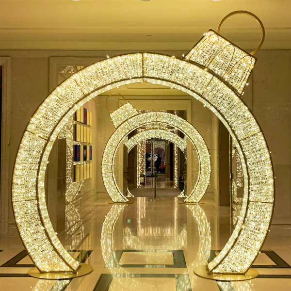 Regal Walk-Through Ornament