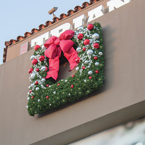 Dekra Lite Square Wreath with Red Bow Display