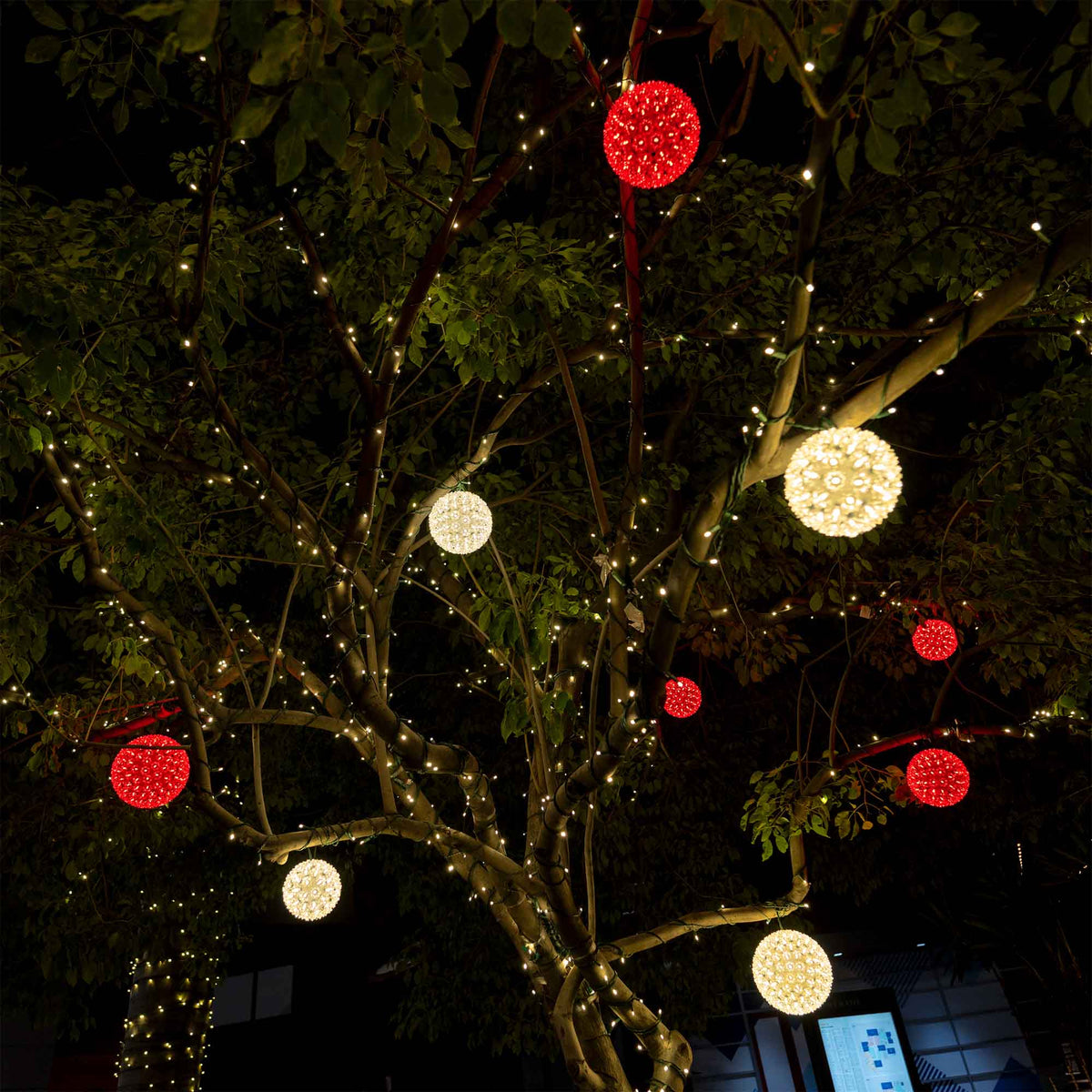 Illuminated LED Spheres