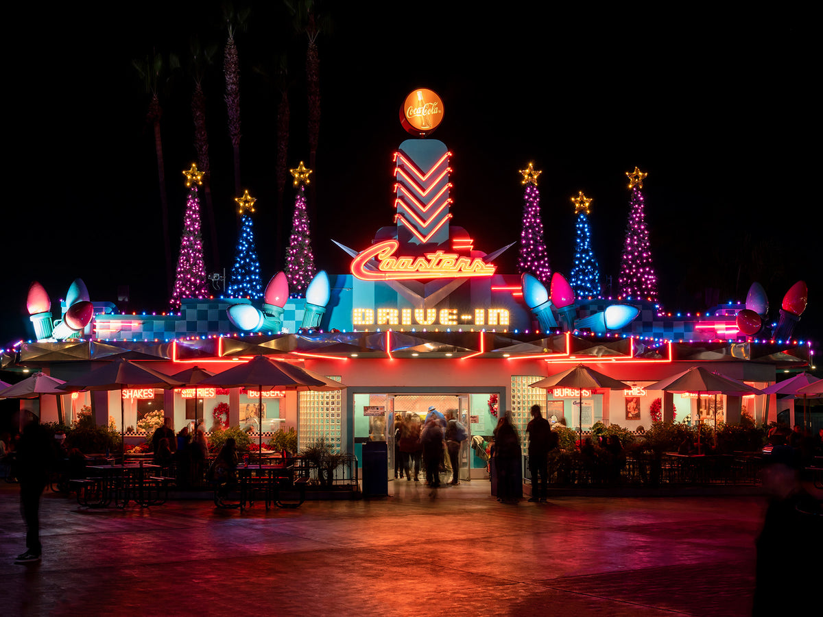 Professional commercial holiday lighting program for shopping center