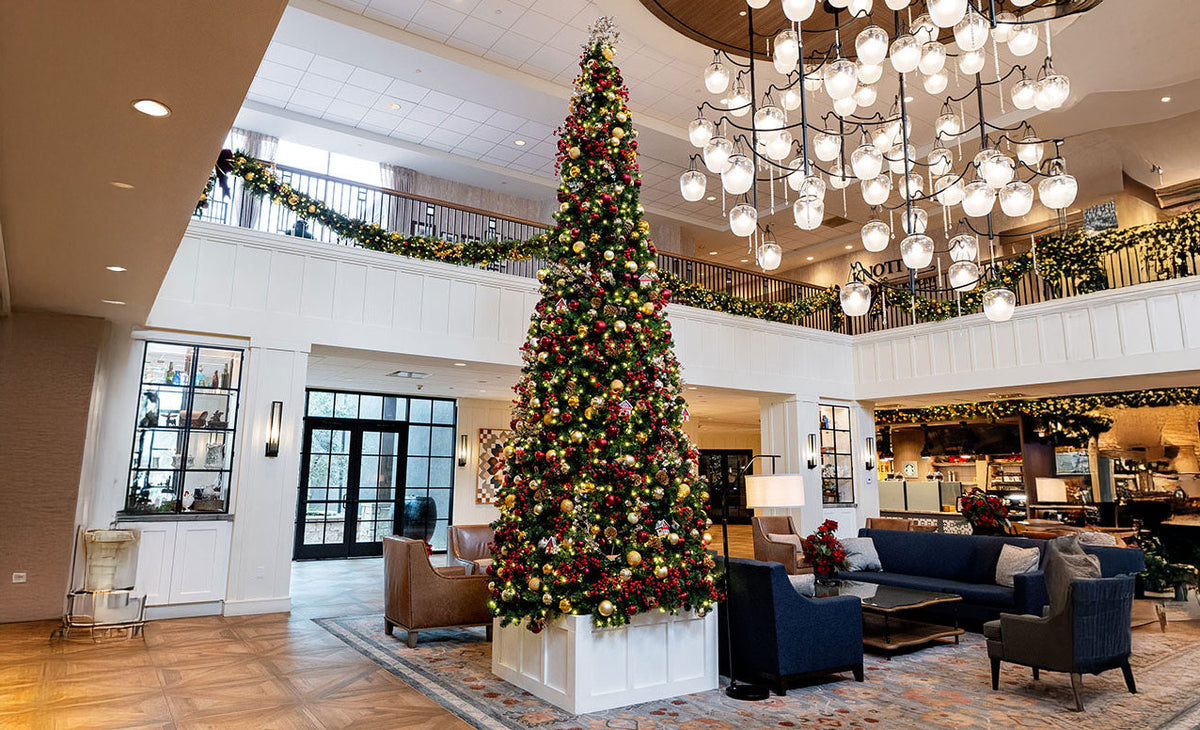 Giant tree decorations 