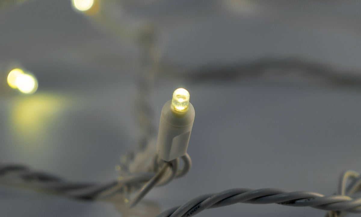 Dekra-Lite 5 mm Reflective LED Mini Lights with White Wire Close Up