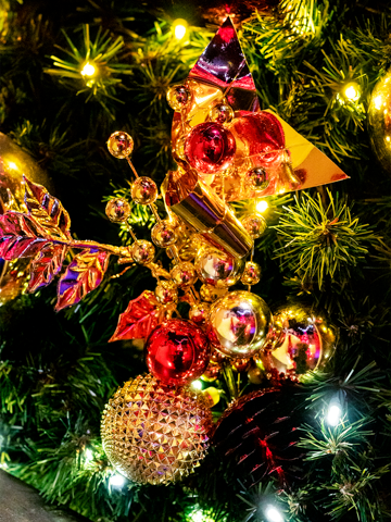 Dekra-Lite 12" Ornament Pick Close Up