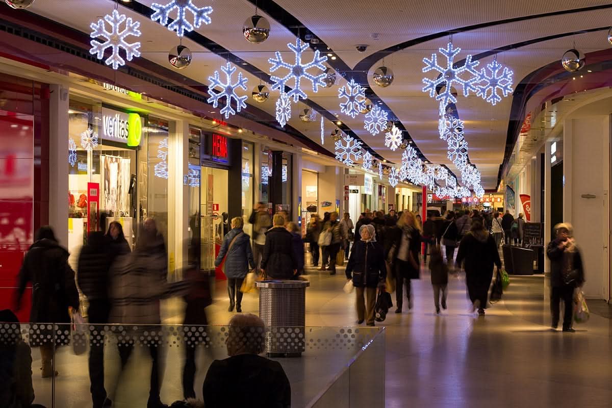 Dekra-Lite Hanging 2.7' Madison Snowflake Display