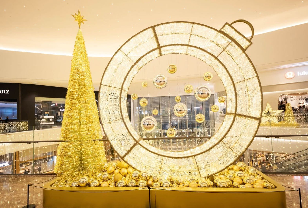 Dekra-Lite Warm White Regal Waterloo Rings Mall Holiday Display