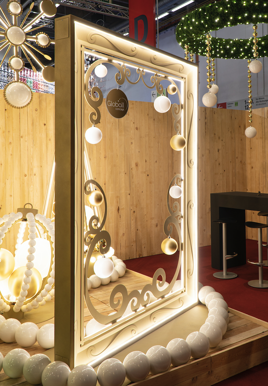 Umi Illuminated Frame