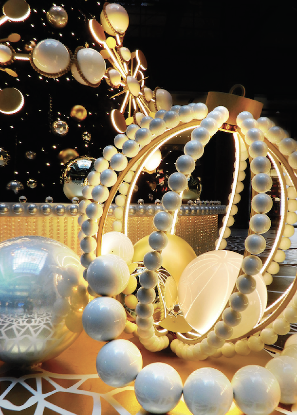 Dekra-Lite - Kairi Pearl Illuminated Ball Display Close Up 1