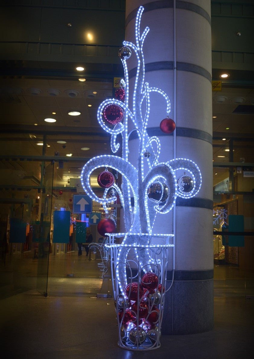 Dekra-Lite 10' Illuminated St. Petersburg Tree Mall Display