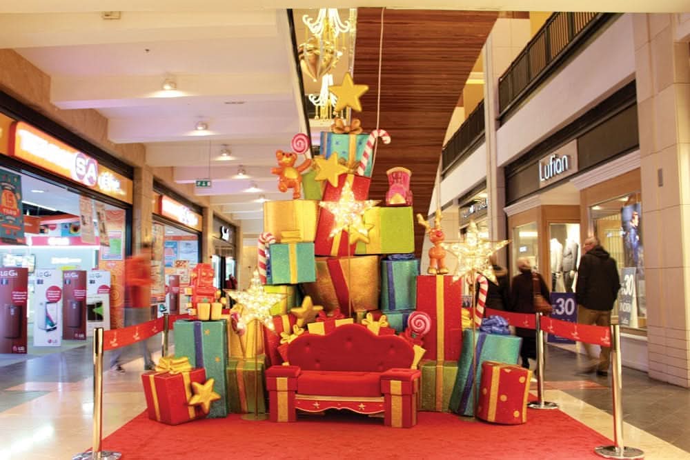 Dekra-Lite Toy Arch Mall Display