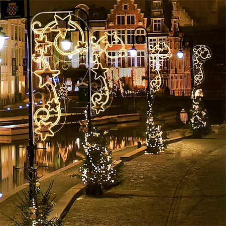 Pole-Mounted Christmas Decorations